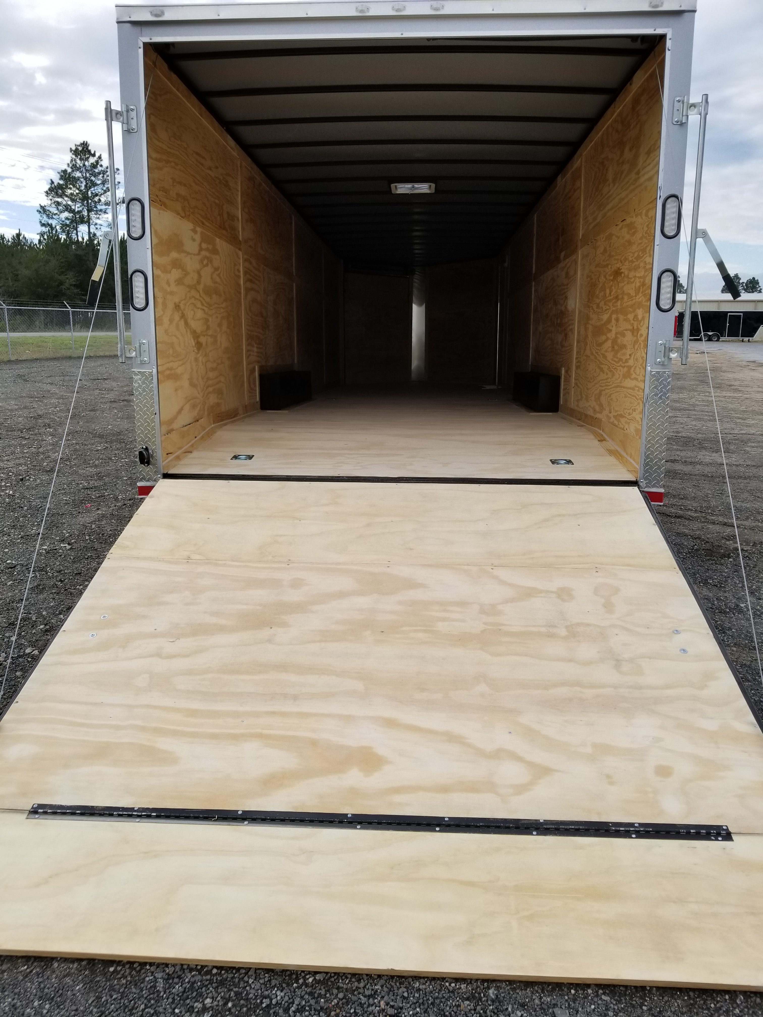 8.5x30 trailer ramp
